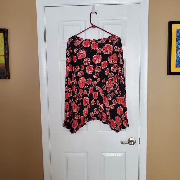 American Rag Floral V-Neck Tie Blouse - Black and Red - Picture 5 of 8